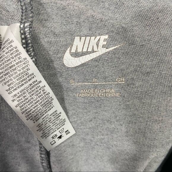 Nike Graphic Grey Activewear Leggings - Picture 4 of 4